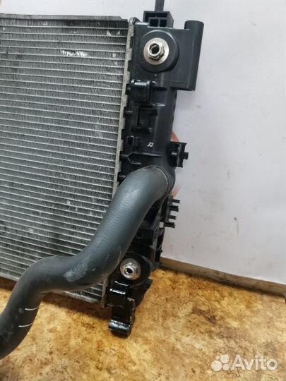 Радиатор охлаждения Opel Astra J хетчбэк 1.6