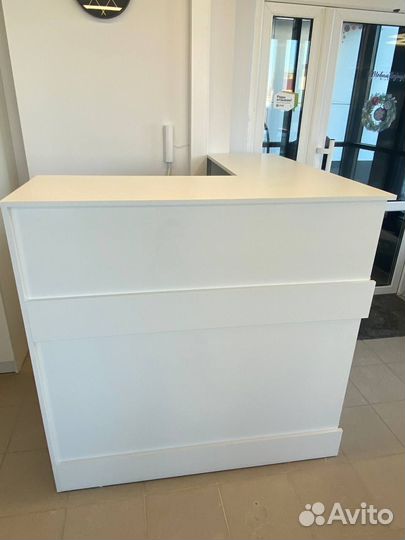 Стойка ресепшн 1200*1000*1200 угловой