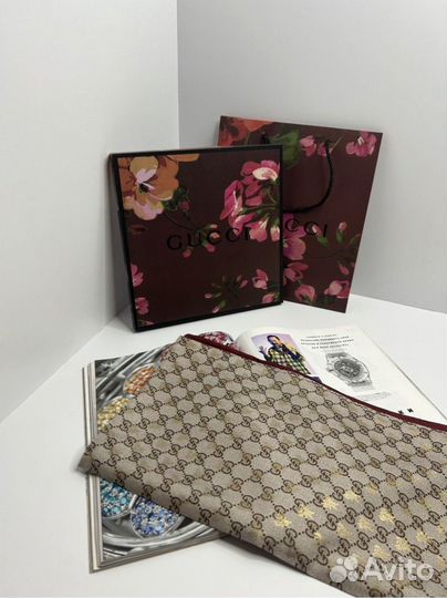 Платок в коробке подарочной с пакетом Gucci