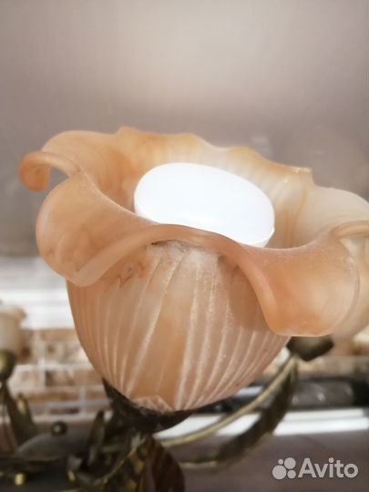 Продам люстру