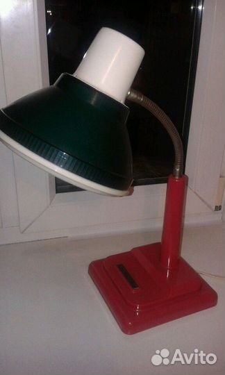 Настольный светильник с регулировкой яркости