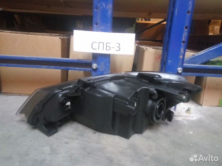 Фара правая Volkswagen Polo Sedan 5 2010