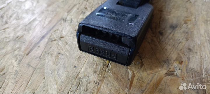 Ответная часть ремня безопасности задний Renault