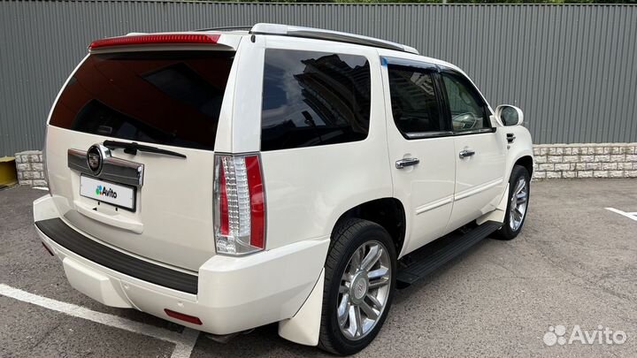 Cadillac Escalade AT, 2011, 215 000 км
