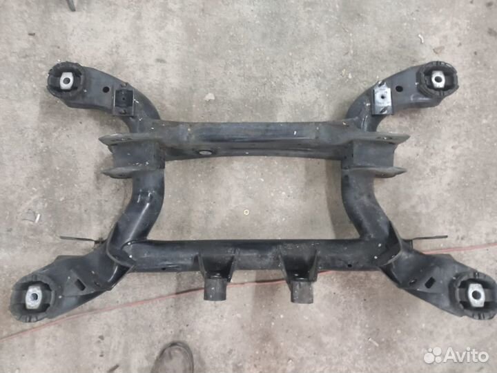 Подрамник задний BMW X5 e53