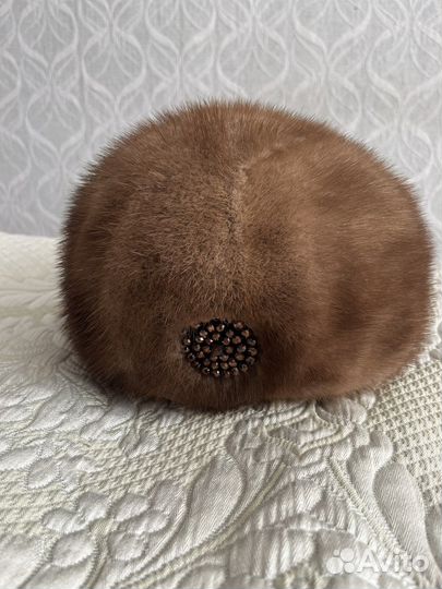 Берет из норки