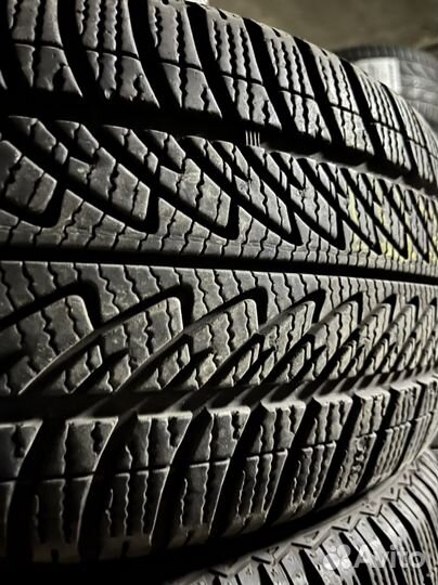 Goodyear UltraGrip 8 225/40 R18