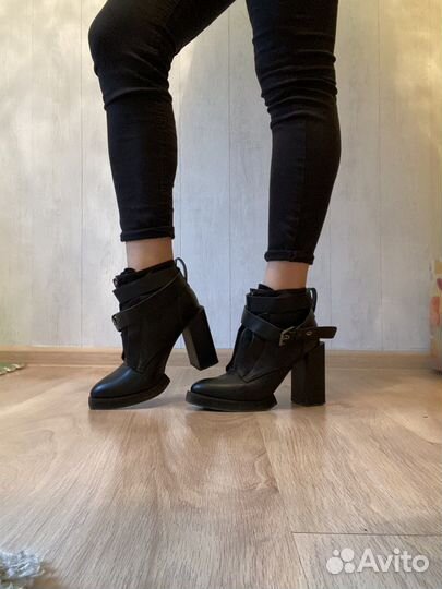Ботинки женские