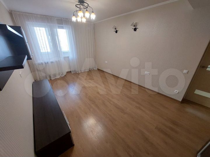 3-к. квартира, 86 м², 2/8 эт.