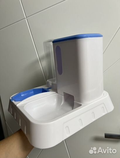 Автоматическая кормушка для животных