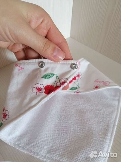 Слюнявчик, нагрудник новый