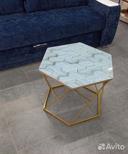 Журнальный столик