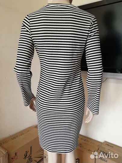 Платье (h&m) M