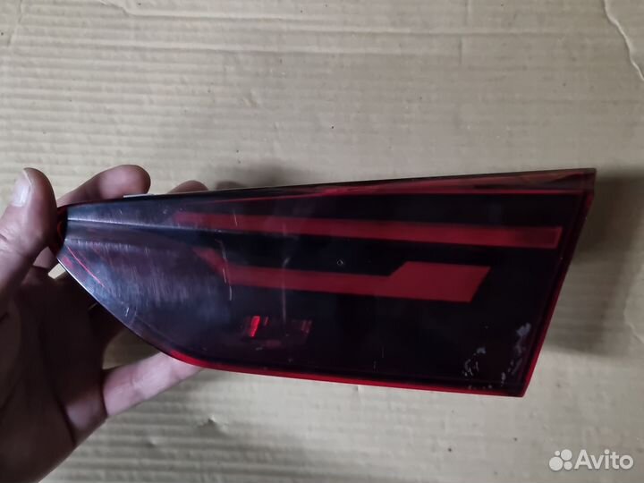 Фонарь правый в крышку багажника Volkswagen Polo