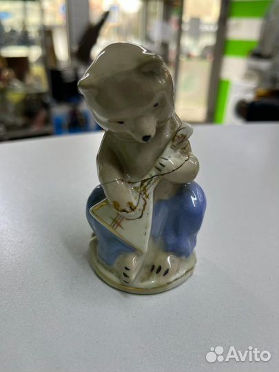 Статуэтка медведь с балалайкой дефект Арт«21817