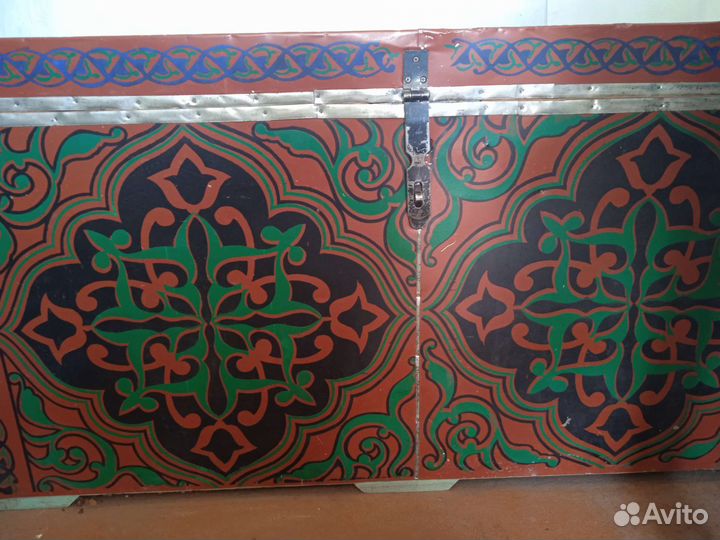 Сундук деревянный старинный