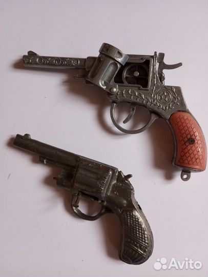 Игрушечный пистолет, револьвер