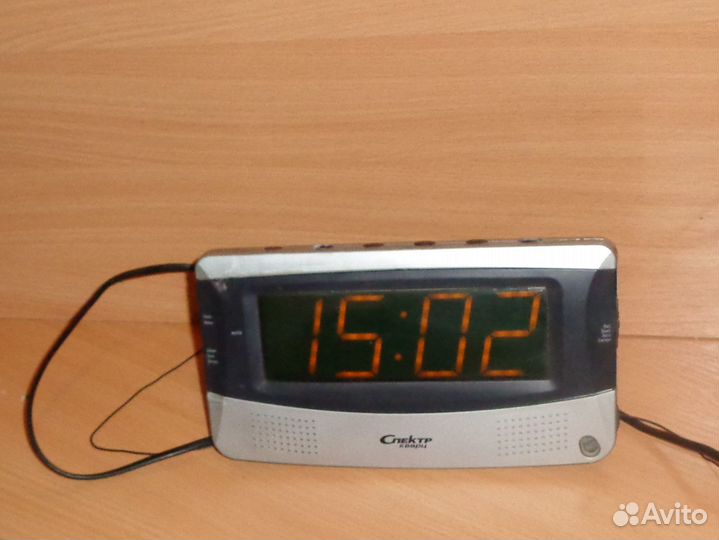 Часы электронные настольные 