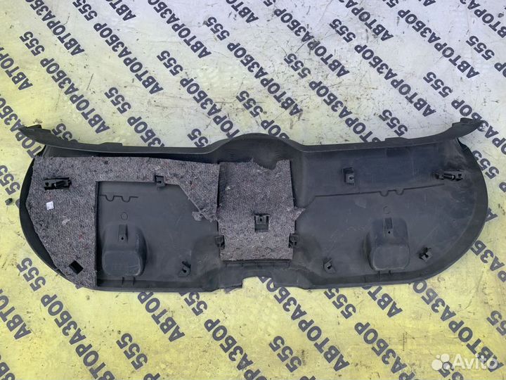 Обшивка двери багажника Peugeot 308