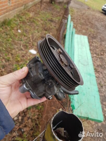 Насос гура Volkswagen Passat Б5 1.6 AHL -98г