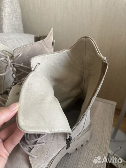 Замшевые ботинки