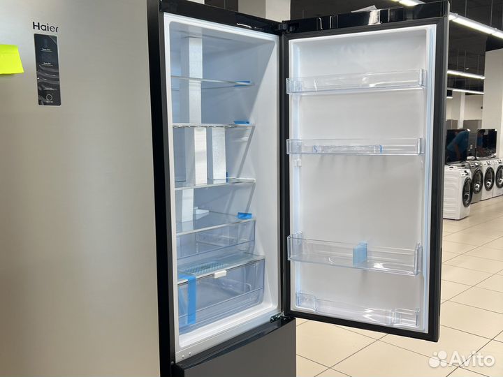 Новый холодильник Haier C2F637cgwg