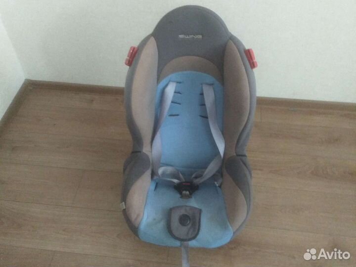 Автомобильное кресло