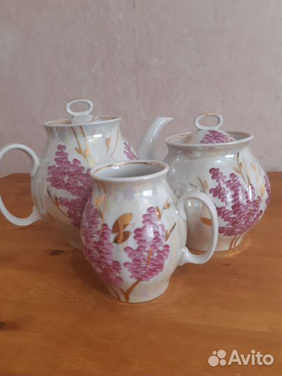 Чайник, сахарница, сливочник