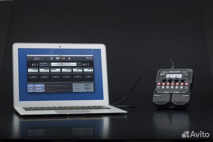 Гитарный процессор Zoom G1 four