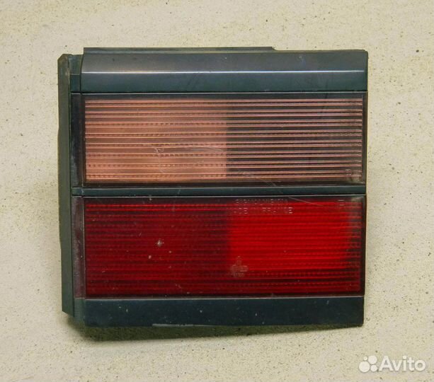 Фонарь багажника правый VW Passat B3 универсал