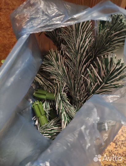 Елка советская. Пушистая, снежная. С коробкой