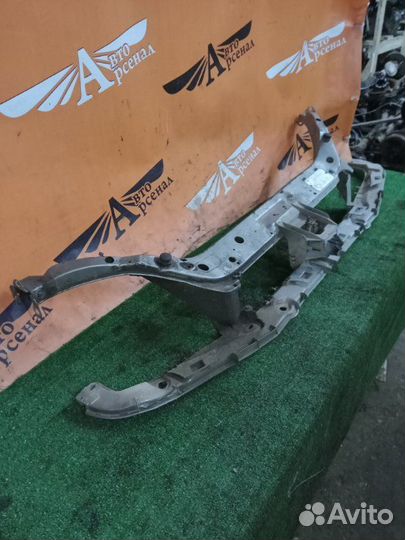 Панель передняя монтажная (телевизор) Ford Focus