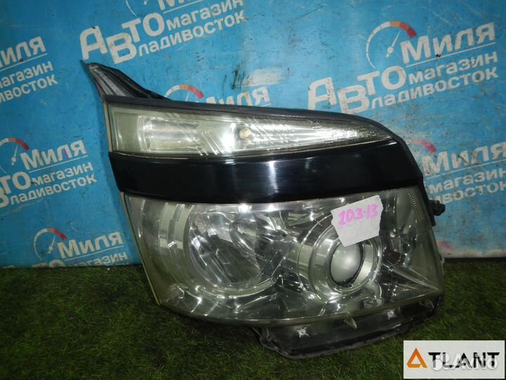 Фара правая toyota voxy