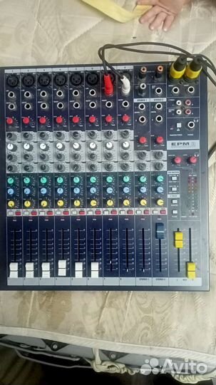 Микшерный пульт