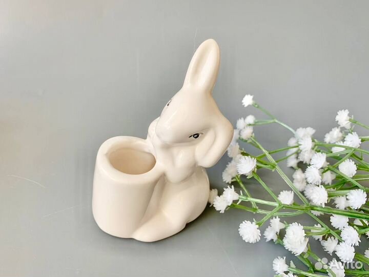 Пасхальная тарелка с кроликами