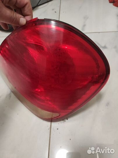Фонарь задний правый Nissan Bluebird Sylphy