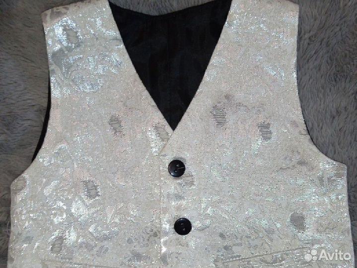 Костюм нарядный на мальчика