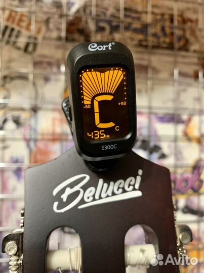 Классическая гитара + тюнер