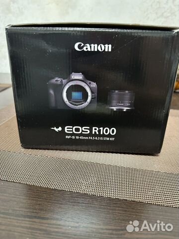 Фотоаппарат Canon eos R 100