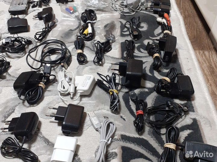 Блоки питания наушникипереходники от снарых теле