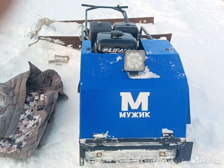 Мото буксировщик мужик