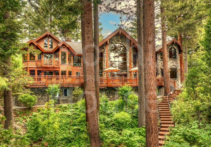 Дом 480 м² на участке 18 сот.