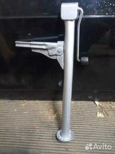 Домкрат механический Мерседес