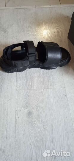 Новые сандали