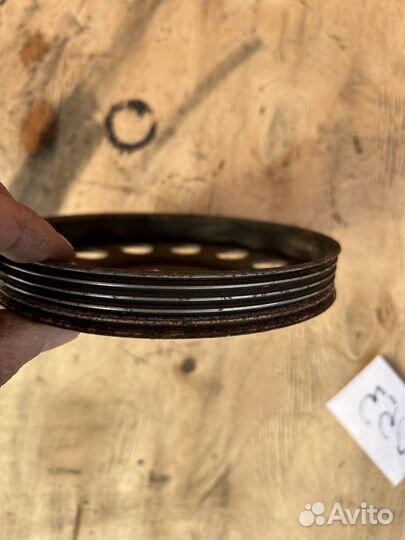 Шкив помпы Mitsubishi Lancer 9 1,6 4g18