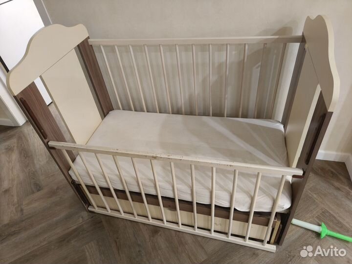 Детская кроватка