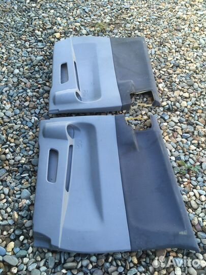 Обшивка двери задней Toyota Noah 2002, AZR 60 65