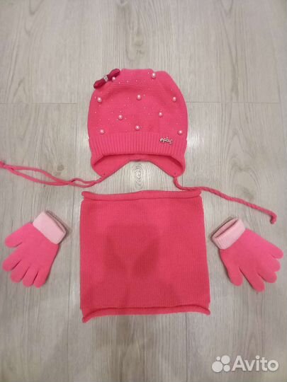 Шапка и манишка для девочки 1-2 лет