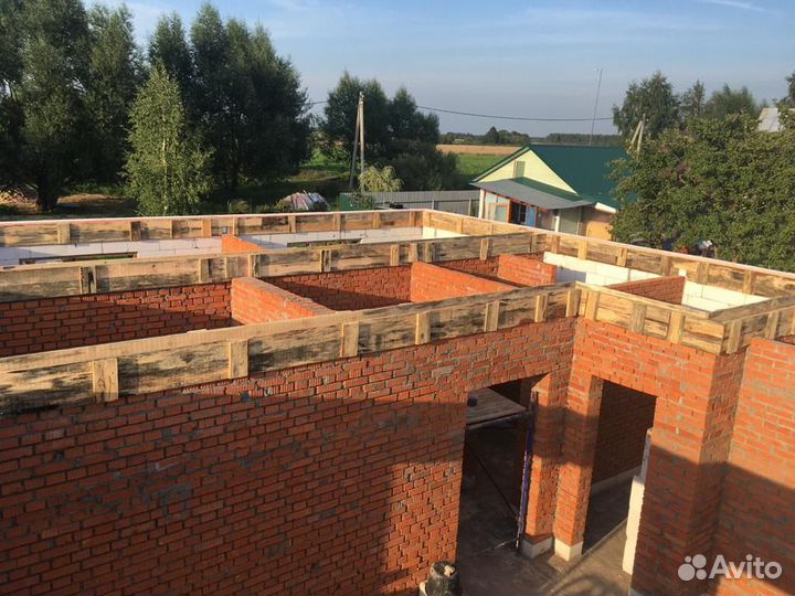 Облицовка кирпичом, каменщики