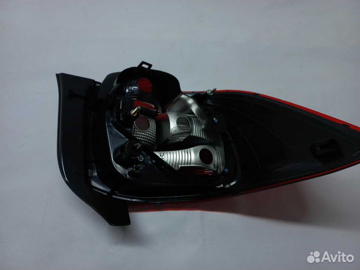 Фонарь Logan 2014-2018 правый